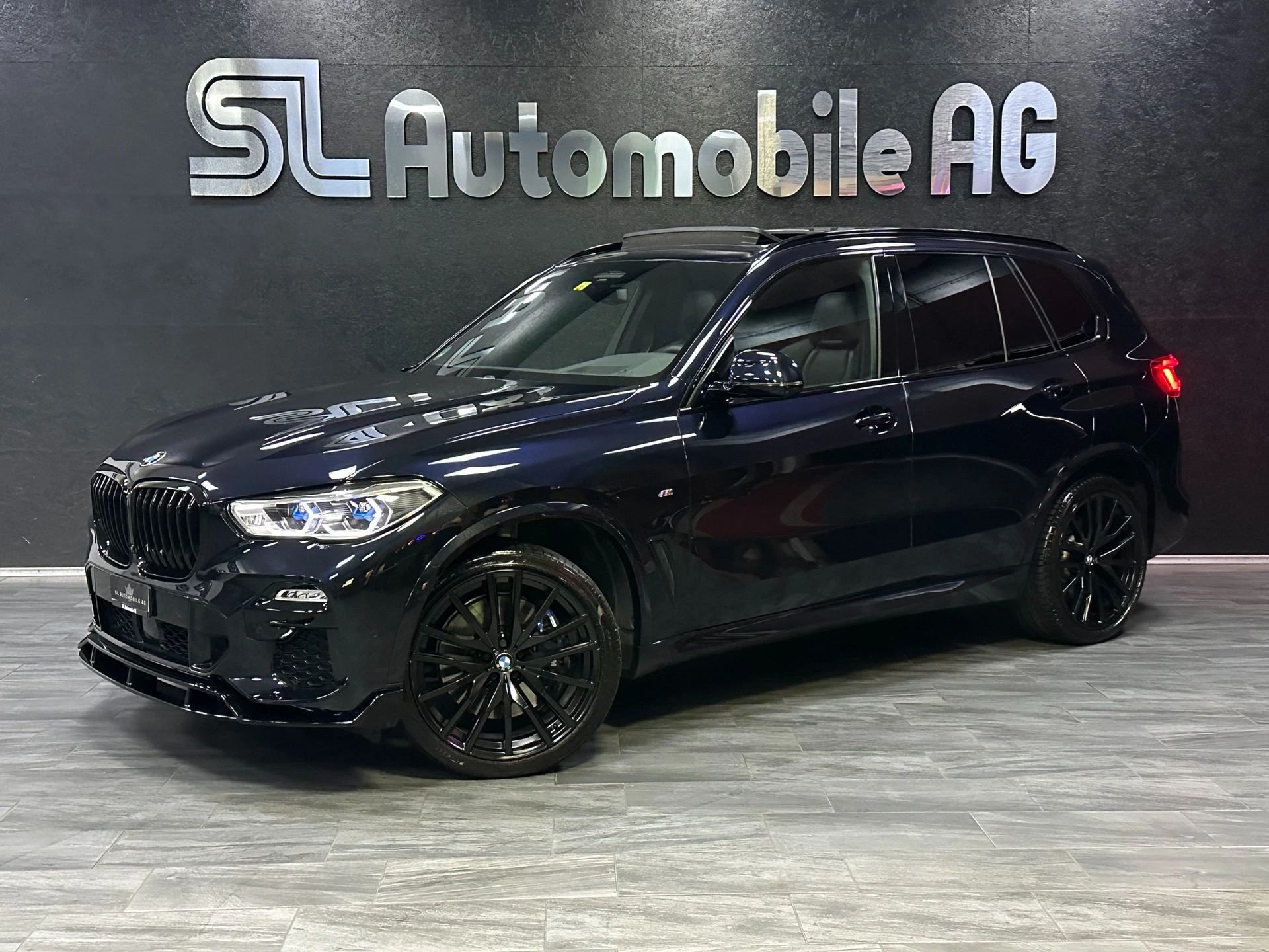 <a href="https://www.autoscout24.ch/de/d/bmw-x5-xdrive-48v-40d-m-sport-steptronic-10883253?slide=1" style="color: white; text-decoration: none;" onmouseover="this.style.color='yellow'" onmouseout="this.style.color='white'">BMW X5 xDrive 48V 40d M Sport Steptronic</a>