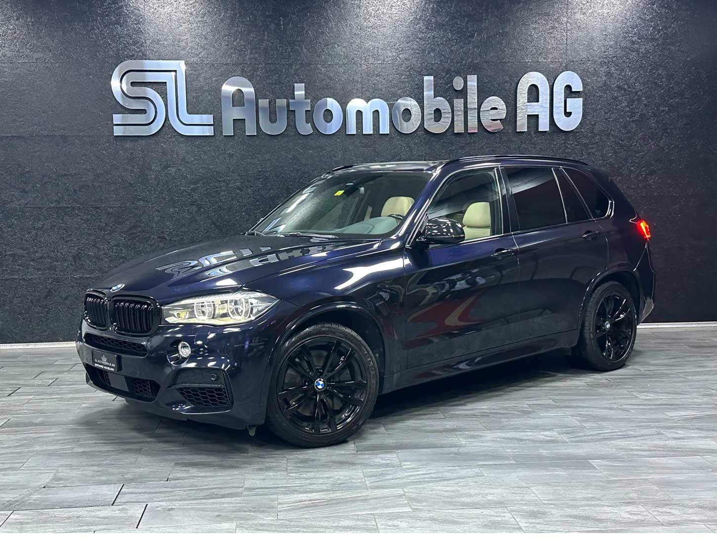 <a href="https://www.autoscout24.ch/de/d/bmw-x5-xdrive-m50d-steptronic-11037775" style="color: white; text-decoration: none;" onmouseover="this.style.color='yellow'" onmouseout="this.style.color='white'">BMW X5 xDrive M50d Steptronic</a>